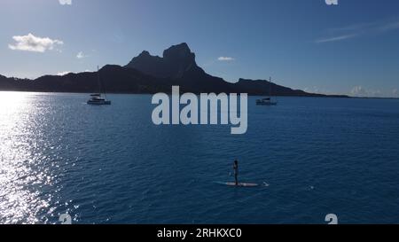 Blick aus der Vogelperspektive auf den Mt. Otemanu im atemberaubenden Bora Bora Atoll; Französisch-Polynesien Stockfoto