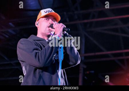 Winchester, Großbritannien. August 2023. Der englische Hip-Hop-Musiker Benjamin Gerard Coyle-Larner, bekannt als Loyle Carner, trat live auf der Bühne des Boomtown Festivals auf. (Foto: Dawn Fletcher-Park/SOPA Images/SIPA USA) Credit: SIPA USA/Alamy Live News Stockfoto