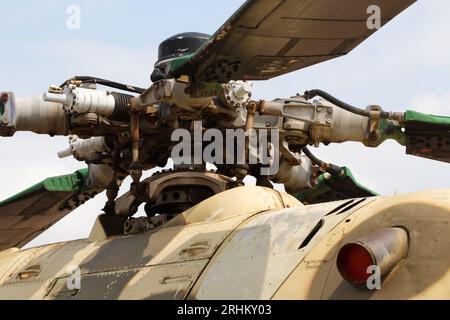 Military Attack Helicopter Rotor Swashplate Nahaufnahme Detail Stockfoto