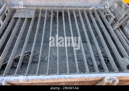 Betongießmaschine, Grillteil, Nasszement und Mörteldrehung Stockfoto