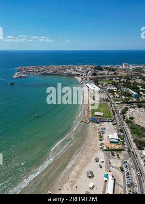 Wunderschönes hochauflösendes Panorama-Drohnenbild der Stadt Akkon Israel im Sommer Stockfoto