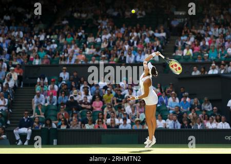 Tennisspielerin Belinda Bencic (SUI) bei den Wimbledon Championships 2023, All England Lawn Tennis and Croquet Club, London, England. Stockfoto