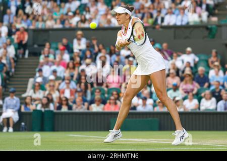 Tennisspielerin Belinda Bencic (SUI) bei den Wimbledon Championships 2023, All England Lawn Tennis and Croquet Club, London, England. Stockfoto