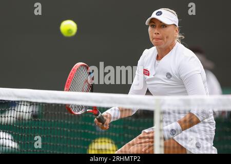 Tennisspielerin Vera Zvonareva (RUS) bei den Wimbledon Championships 2023, All England Lawn Tennis and Croquet Club, London, England. Stockfoto