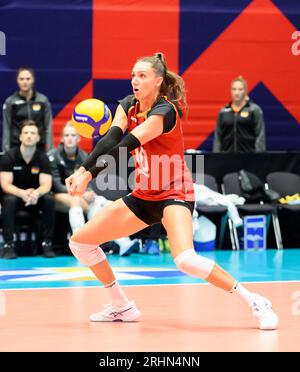 Düsseldorf/Deutschland. 17.08.2023, Annahme der Aktion Lena STIGROT (GER), Griechenland (GRE) - Deutschland GER) 0: 3, am 17. August 2023 Volleyball-Europameisterschaft für Frauen, vom 15. August. - 03.09.2023 in Düsseldorf/Deutschland. Stockfoto