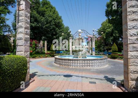 Der Brunnen im Friedensgarten in Ghajar (arabisch غجر, auch Rhadjar) ist ein alawitisch-arabisches Dorf am Fluss Hasbani an der Grenze zwischen dem Libanon Stockfoto