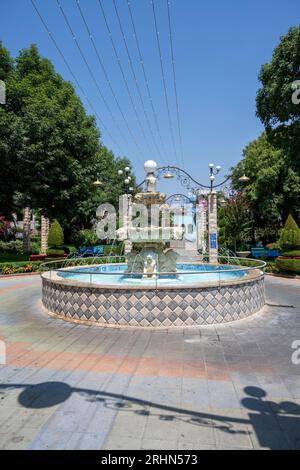 Der Brunnen im Friedensgarten in Ghajar (arabisch غجر, auch Rhadjar) ist ein alawitisch-arabisches Dorf am Fluss Hasbani an der Grenze zwischen dem Libanon Stockfoto