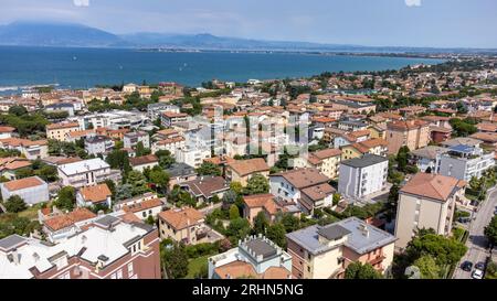 Luftaufnahme der Stadt Desenzano del Garda, italien Stockfoto
