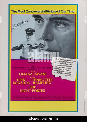 Filmplakat „The Night Porter (Il portiere di notte)“ von Liliana Cavani. Museum: PRIVATSAMMLUNG. Autor: ANONYM. Stockfoto