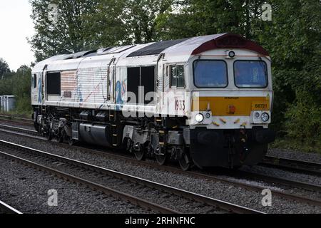 Diesellokomotive GBRf der Baureihe 66 Nr. 66721 „Harry Beck“ im Leamington Spa, Großbritannien Stockfoto