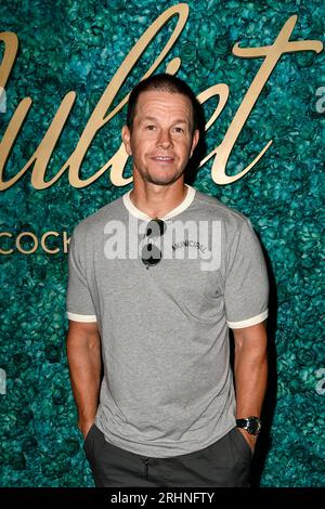 Las Vegas, NV, USA. Aug. 2023. Mark Wahlberg auf der Juliet Cocktail Room's Grand Opening Party im Venetian Resort in Las Vegas, Nevada, am 17. August 2023. Quelle: Dee Cee Carter/Media Punch/Alamy Live News Stockfoto