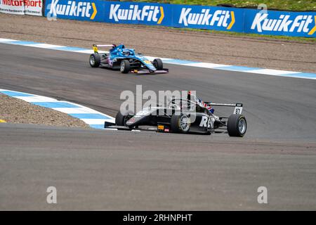 Formel 4 Knockhill Sonntag Deagen FAIRCLOUGH JHR Entwicklungen Stockfoto