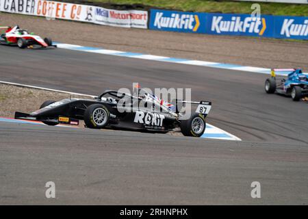 Formel 4 Knockhill Sonntag Deagen FAIRCLOUGH JHR Entwicklungen Stockfoto