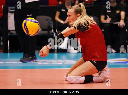 Düsseldorf, Deutschland. Aug. 2023. firo: 17.08.2023 Volleyball Euro 2023 Frauen EUROPAMEISTERSCHAFT GRIECHENLAND - DEUTSCHLAND 0:3 Akzeptanz Antonia Stautz, GER/dpa/Alamy Live News Stockfoto