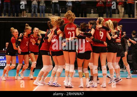 Düsseldorf, Deutschland. Aug. 2023. firo: 17.08.2023 Volleyball Euro 2023 Frauen EUROPAMEISTERSCHAFT GRIECHENLAND - DEUTSCHLAND 0:3 Endjubel deutschland Credit: dpa/Alamy Live News Stockfoto