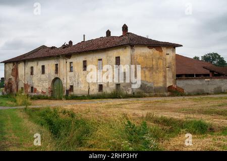 Altes Bauernhaus in der Nähe von Novi Ligure, Provinz Alessandria, Piemont, Italien Stockfoto