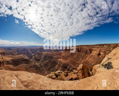 Blick über den San Juan River Canyon in Utah vom Muley Point in der Nähe des Monument Valley Stockfoto