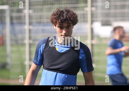 Sankt Petersburg, Russland. August 2023. Aleksandr Kovalenko (18), Fußballspieler des Fußballclubs Zenit bei einer medienoffenen Trainingseinheit in Sankt Petersburg, vor dem Spiel der 5. Runde der russischen Premier League, Spartak Moskau - Zenit Sankt Petersburg. Quelle: SOPA Images Limited/Alamy Live News Stockfoto