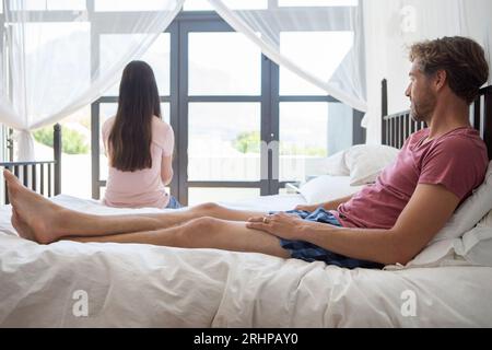 Applying paar Stockfoto