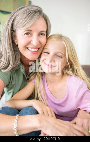 Großmutter und Enkelin Stockfoto