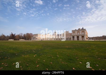 Hauptfassade des königlichen Palastes von Aranjuez. Fachada-Direktor del palacio Real de Aranjuez Stockfoto