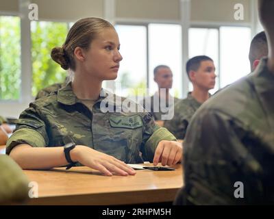 Zaragoza, Madrid, Spanien. August 2023. Kronprinzessin Leonor während ihres ersten Tages in Uniform an der General Military Academy am 18. August 2023 in Zaragoza, Spanien (Bild: © Jack Abuin/ZUMA Press Wire) NUR REDAKTIONELLE VERWENDUNG! Nicht für kommerzielle ZWECKE! Quelle: ZUMA Press, Inc./Alamy Live News Stockfoto