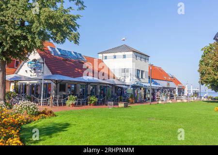 Promenade mit Geschäften, Steinhude, Wunstorf, Niedersachsen, Deutschland, Europa Stockfoto