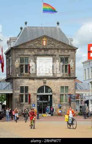 Blick auf de Goudse Waag, Käse- und Handwerksmuseum auf dem Marktplatz in Gouda, Gouda, Südholland, Zuid-Holland, Benelux, Benelux-Staaten, Niederlande Stockfoto