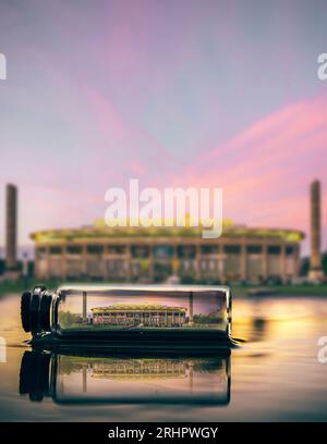 Waldstadion (Deutsche Bank Park, ehemals Commerzbank Arena) in einer Flasche, Frankfurt am Main, Hessen, Deutschland Stockfoto