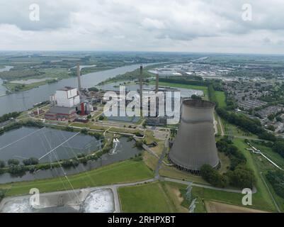 Luftaufnahme des Amercentrale Kohle- und Biomassekraftwerks in Geertruidenberg. Stockfoto