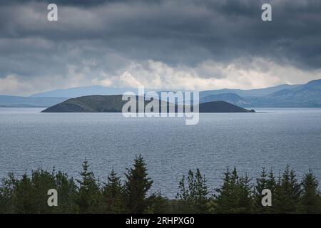 Südwest-Island im Frühsommer 2021. Pingvallavatn (Thingvallavatn) ist ein See im Südwesten Islands im Pingvellir-Nationalpark (Thingvellir) Stockfoto