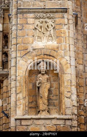 West Front Romanesque Frieze, Lincoln Cathedral, Lincoln, Lincolnshire, England, UK Stockfoto