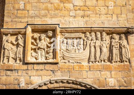 West Front Romanesque Frieze, Lincoln Cathedral, Lincoln, Lincolnshire, England, UK Stockfoto