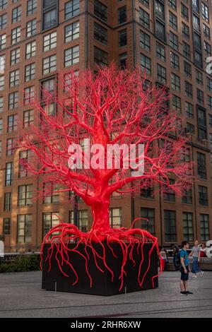 Old Tree Skulptur an der High Line in Manhattan NYC Stockfoto