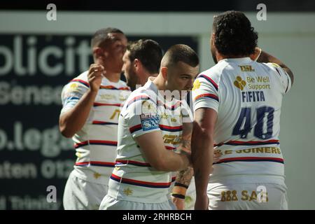 Wakefield, Großbritannien. August 2023. Be Well Support Stadium, Wakefield, West Yorkshire, 18. August 2023. Betfred Super League Wakefield Trinity vs Castleford Tigers Max Jowitt von Wakefield Trinity feiert den Versuch gegen Castleford Tigers Credit: Touchlinepics/Alamy Live News Stockfoto