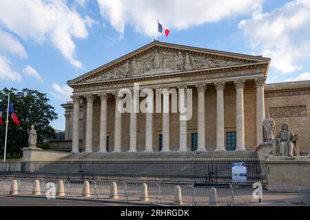 Fassade der französischen Nationalversammlung - Paris, Frankreich Stockfoto