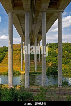 Autobahnbrücke der A3 über die Lahn, Lahntalbruecke, Deutschland, Hessen, Limburg an der Lahn Stockfoto