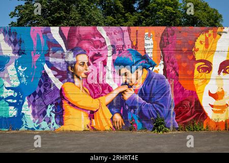 Bunte Graffiti auf Lottehaus in der Altstadt mit Charlotte Buff und Johann Wolfgang von Goethe, Deutschland, Hessen, Wetzlar Stockfoto