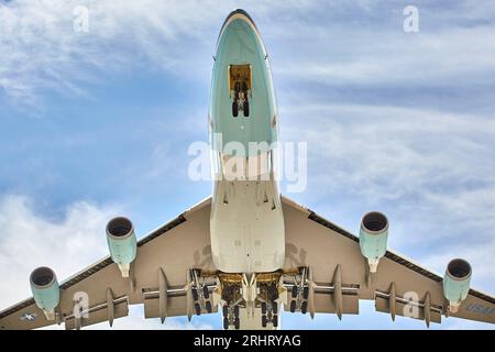 Palm Springs, Kalifornien, USA. Juni 2013. Air Force One verlässt den Flughafen in Palm Springs mit Präsident Barack Obama. (Bild: © Ian L. Sitren/ZUMA Press Wire) NUR REDAKTIONELLE VERWENDUNG! Nicht für kommerzielle ZWECKE! Stockfoto