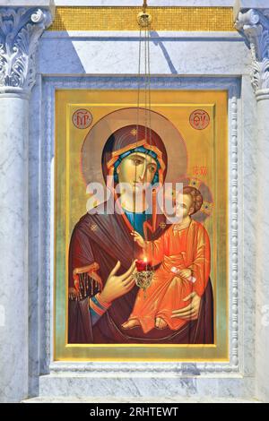 Eine Ikone von Maria, die Jesus in der Kirche der Heiligen Save (1935-2004) in Belgrad, Serbien, hält Stockfoto
