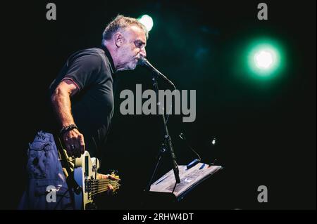 Sedgefield, Großbritannien. August 2023. Peter Hook (Joy Division / New Order) tritt mit Hacienda Classical beim Hardwick Festival auf. Quelle: Thomas Jackson/Alamy Live News Stockfoto