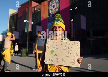 Brisbane, Australien. August 2023. Brisbane, Australien, 19. August 2023: Fans Australiens kommen vor dem Playoff-Fußballspiel der FIFA-Frauen-Weltmeisterschaft 2023 auf dem dritten Platz zwischen Schweden und Australien im Brisbane Stadium in Brisbane, Australien, an. (James Whitehead/SPP) Credit: SPP Sport Press Photo. Alamy Live News Stockfoto