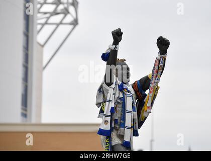 Leeds, Großbritannien. August 2023. Billy Bremner Statue vor dem Sky Bet Championship Match in Elland Road, Leeds. Auf dem Bild sollte stehen: Gary Oakley/Sportimage Credit: Sportimage Ltd/Alamy Live News Stockfoto