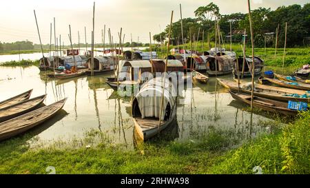 The Nomadic Floating Lifestyle of Snake Charmers „Bede“ Community, Bild aufgenommen am 9. September 2022, aus Rahitpur, Bangladesch Stockfoto