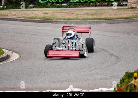 Club Level Open-Wheel-Rennwagen, der bei einem Bergrennen in Newcastle, New South Wales, antritt Stockfoto