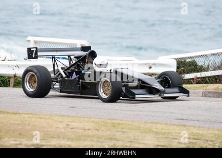 Club Level Open-Wheel-Rennwagen, der bei einem Bergrennen in Newcastle, New South Wales, antritt Stockfoto