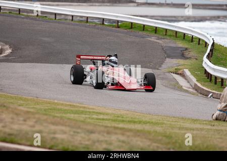 Club Level Open-Wheel-Rennwagen, der bei einem Bergrennen in Newcastle, New South Wales, antritt Stockfoto