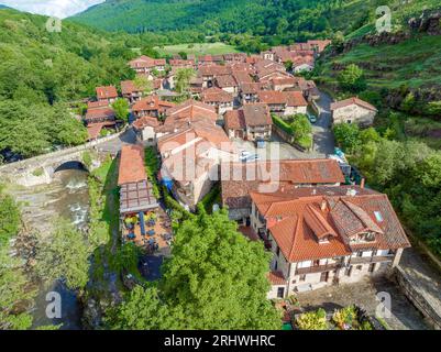 Barcena Mayor, Cantabria, Panoramaaussicht gilt als eine der schönsten Städte Spaniens Stockfoto