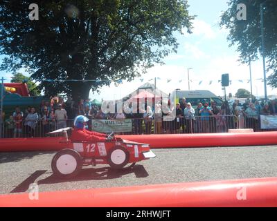 Eine Szene beim jährlichen Soap Box Race, Castle Douglas, Dumfries & Galloway, Schottland, 2023 Stockfoto