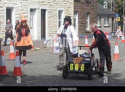 Eine Szene beim jährlichen Soap Box Race, Castle Douglas, Dumfries & Galloway, Schottland, 2023 Stockfoto